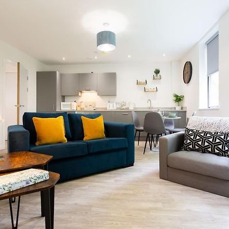 Polly'S Place Apartment Taunton & Free Off Road Parking & Wifi Zewnętrze zdjęcie