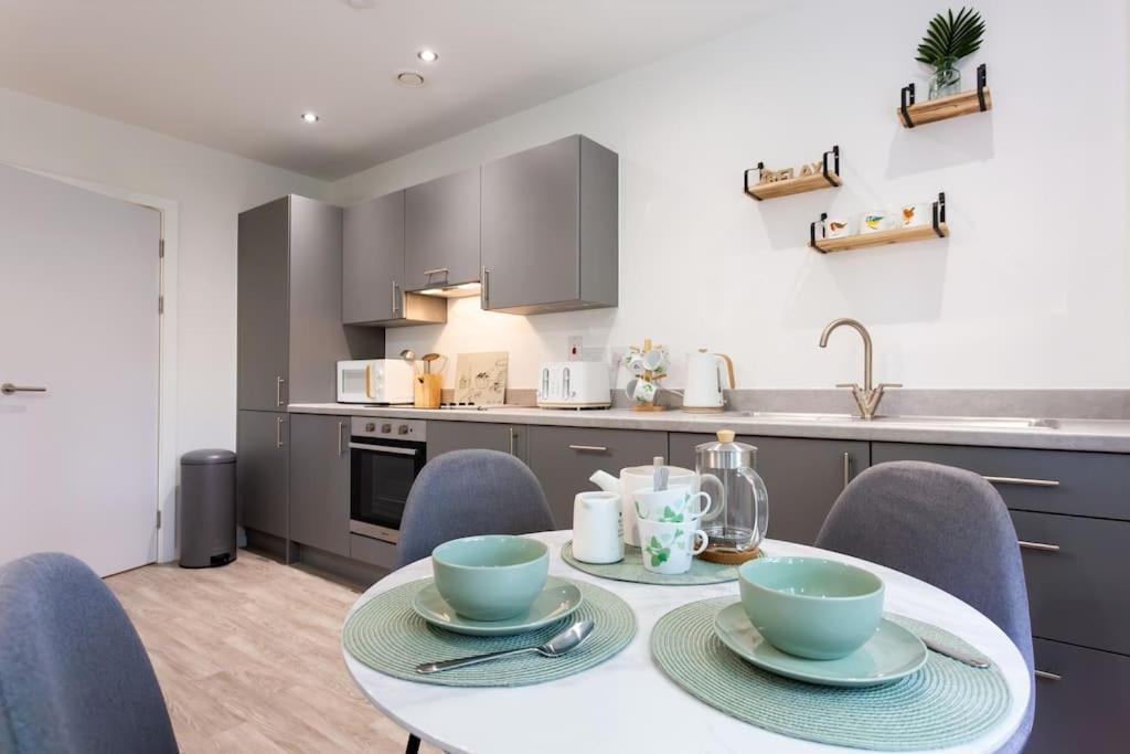 Polly'S Place Apartment Taunton & Free Off Road Parking & Wifi Zewnętrze zdjęcie