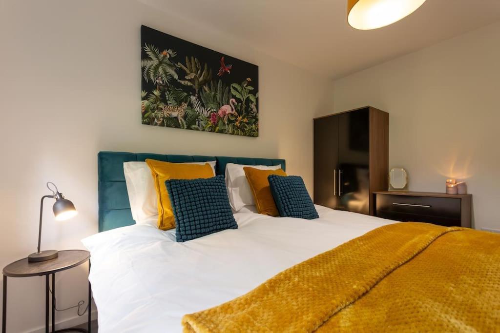 Polly'S Place Apartment Taunton & Free Off Road Parking & Wifi Zewnętrze zdjęcie